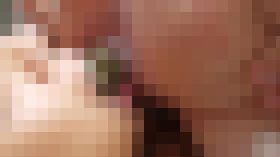 海外レズビアンがうんこ食わせて調教?
