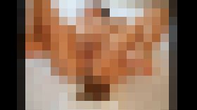 【パイパン女子】ベットで寝転がりうんこ